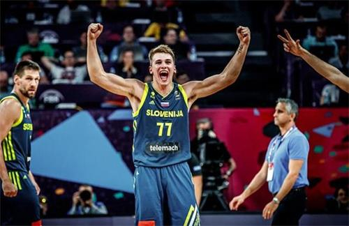 曾凡博：时隔246天重返CBA赛场