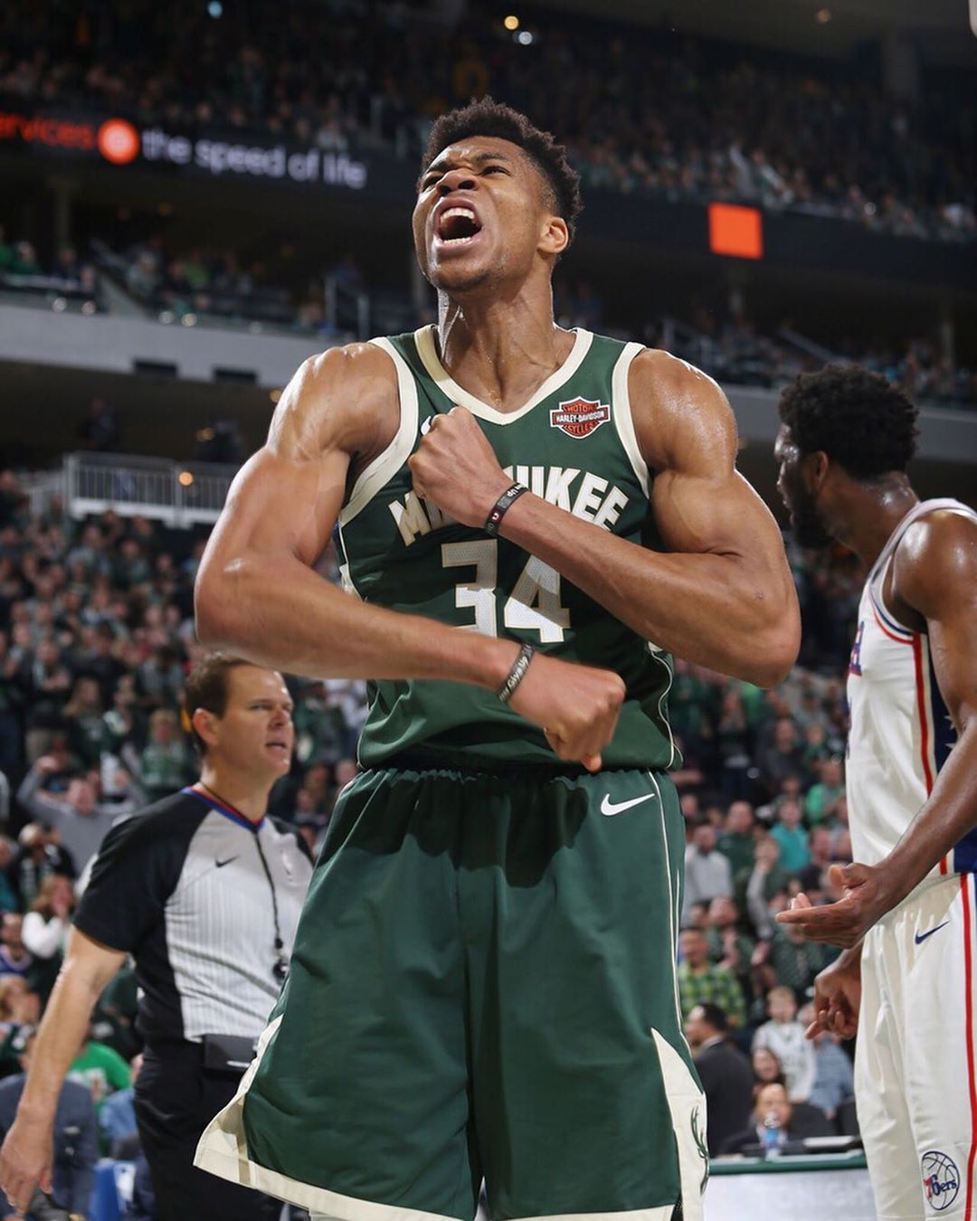 遗憾！樊振东独砍2分难救主 球队称赞其统治级表现