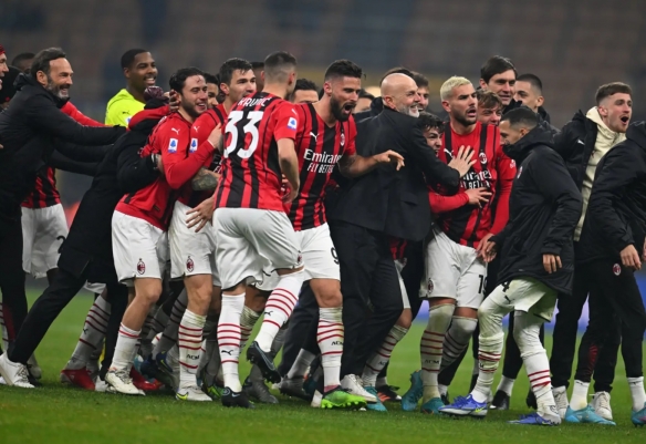 国安赛前训练人员齐整，达万、侯森跟队，乃比江“爆射”法比奥