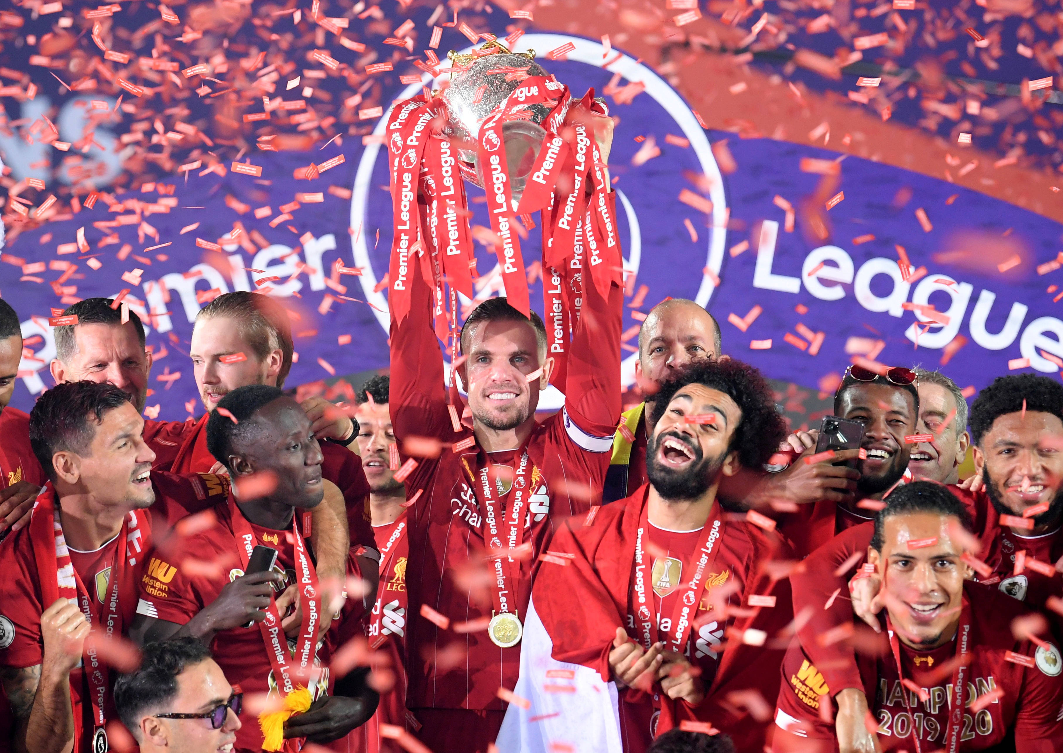 3-2大逆转，AC米兰让二追三+3连胜登顶，27岁替补奇兵10分钟2球