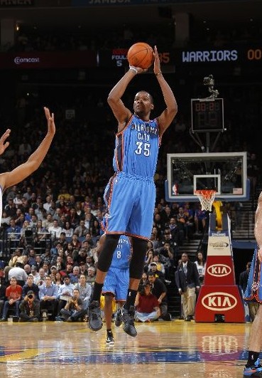 曼联足总杯点球出局！攻防毛病依旧，阿莫林赛后却提英超夺冠目标曼联足总杯点球4-5出局齐尔克泽失点落泪！攻防毛病依旧，阿莫林却提英超夺冠目标。