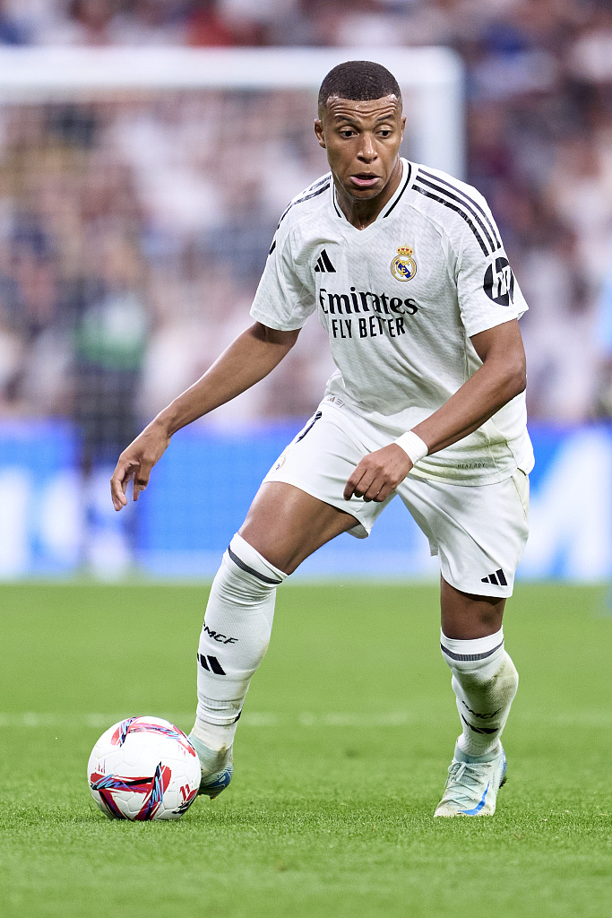 41岁带伤老詹赛季首打背靠背砍31+9+10！詹姆斯如此拼命是否进入退役倒计时？