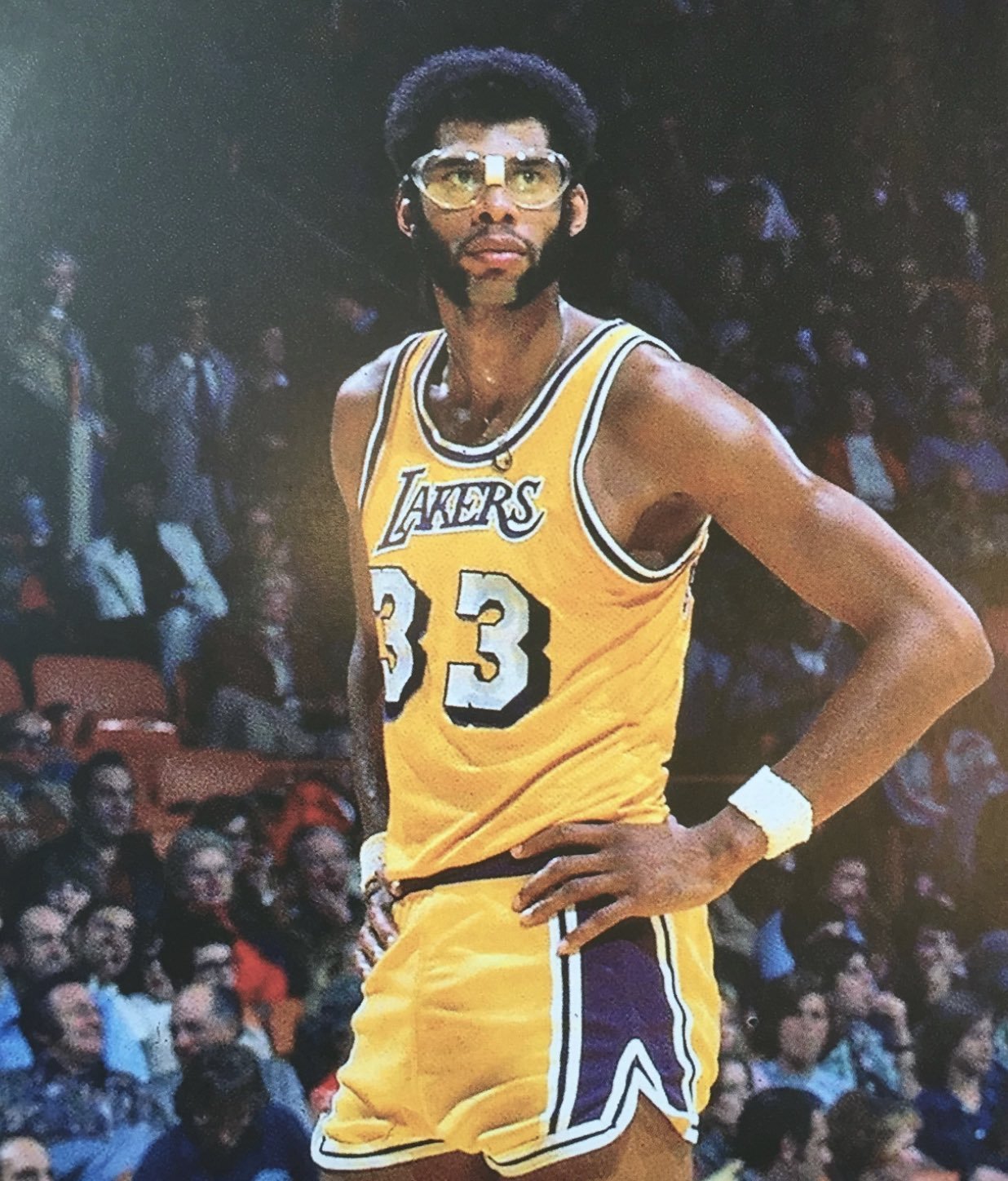 连续两赛季带不同球队欧战做客安菲尔德，阿隆索成历史第三人